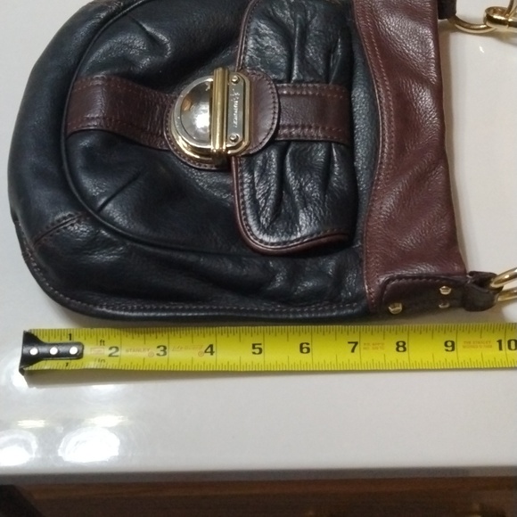 B. Makowsky Black Devon Flap Top Leather  Lock Crossbody - Picture 9 of 11